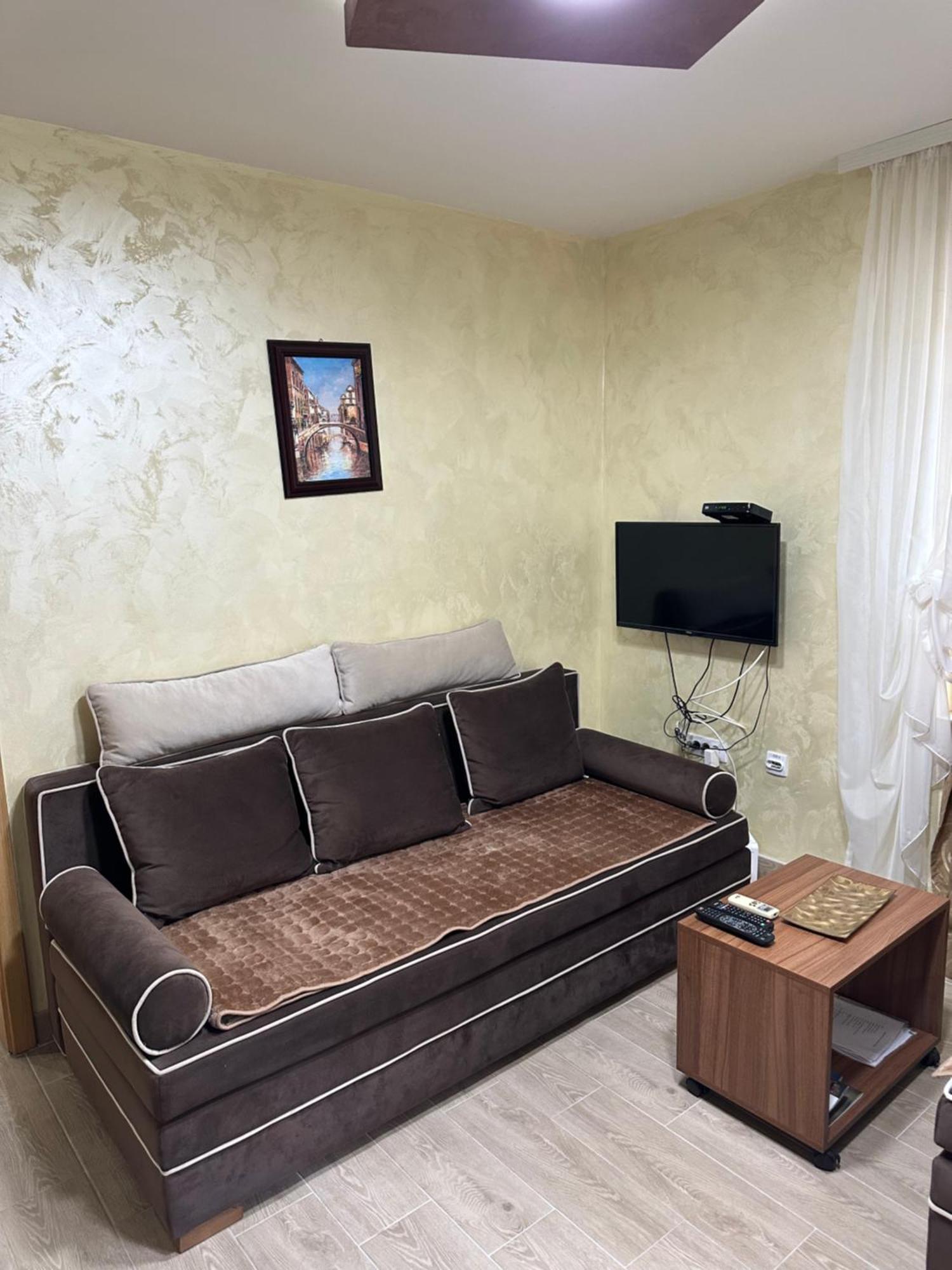 Imperija Appartement Kragujevac Buitenkant foto